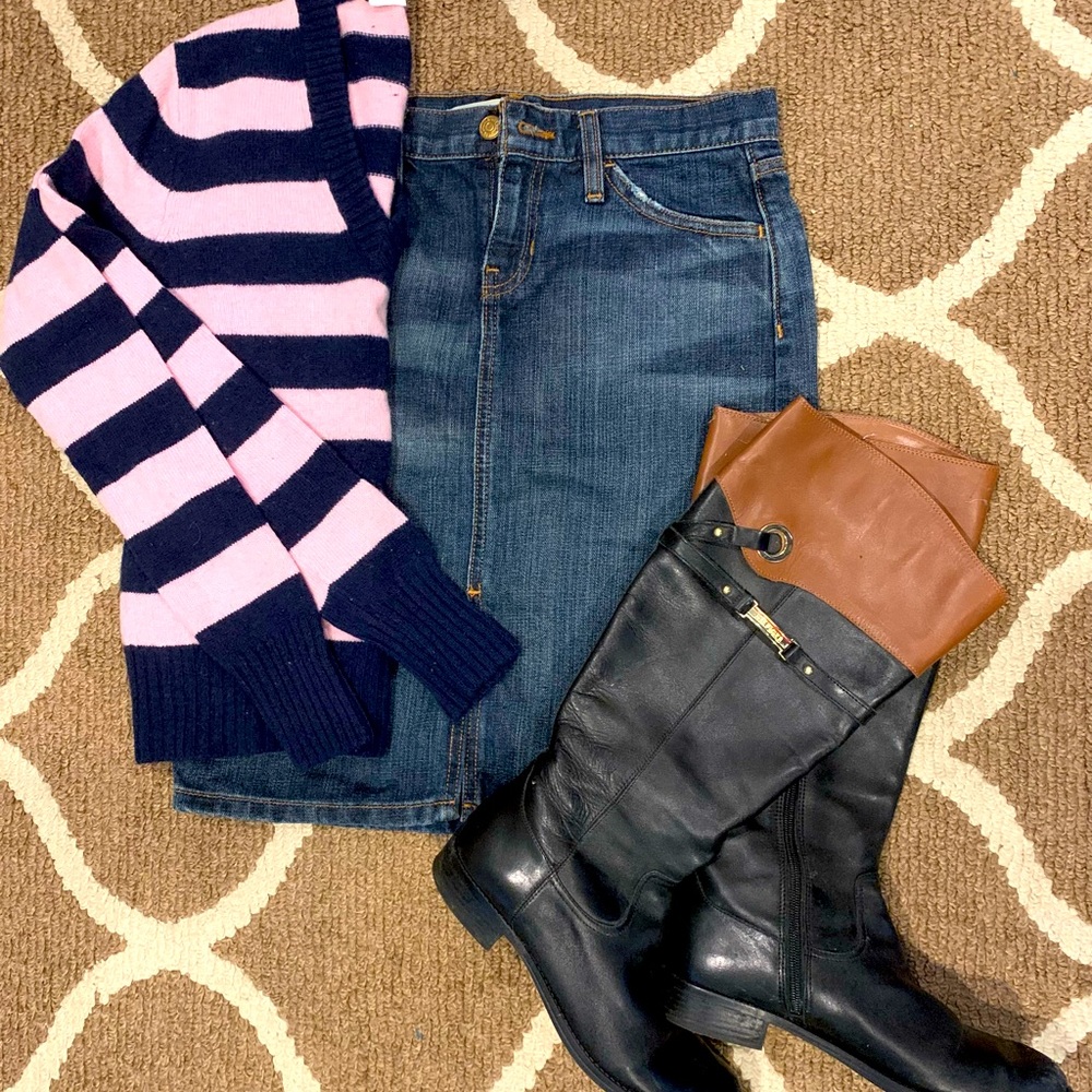GAP Denim pencil skirt with front slit.